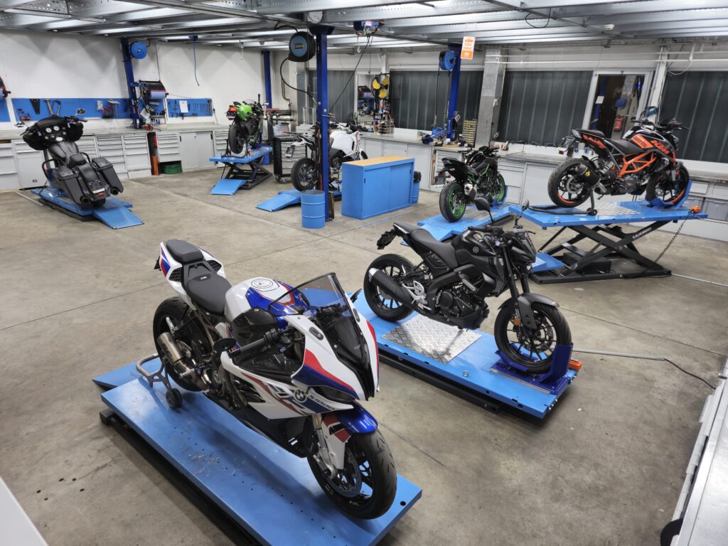 Motorrad Center Winterthur Werkstatt 1